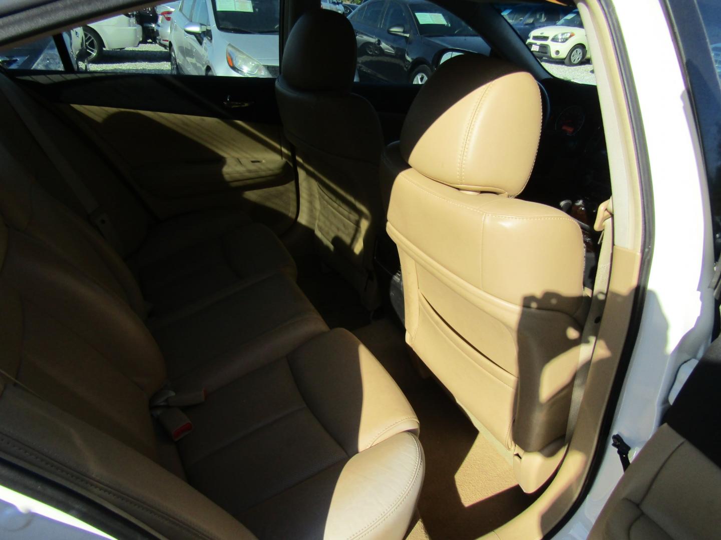 2010 White /Tan Nissan Maxima S (1N4AA5APXAC) with an 3.5L V6 DOHC 24V engine, CVT transmission, located at 15016 S Hwy 231, Midland City, AL, 36350, (334) 983-3001, 31.306210, -85.495277 - Photo#8